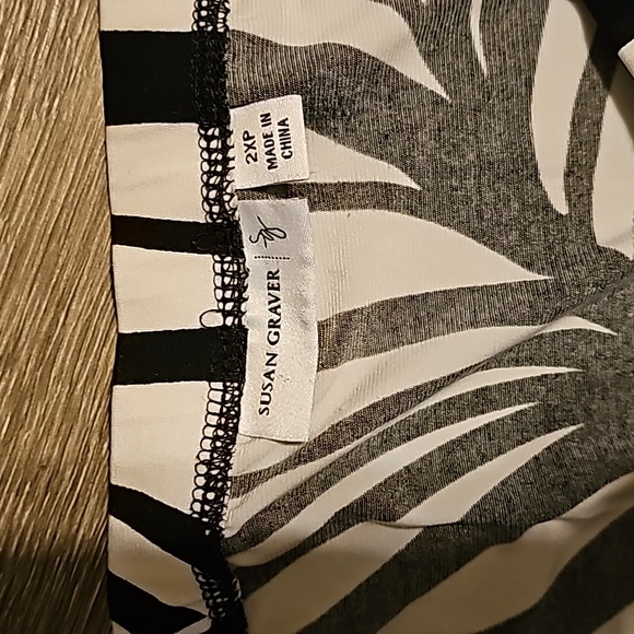 Susan Graver 2XP black and white womens plus size skirt!! - Picture 3 of 4